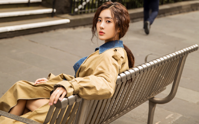 内蒙古二连浩特铁路口岸今年通行中欧班列突破2000列